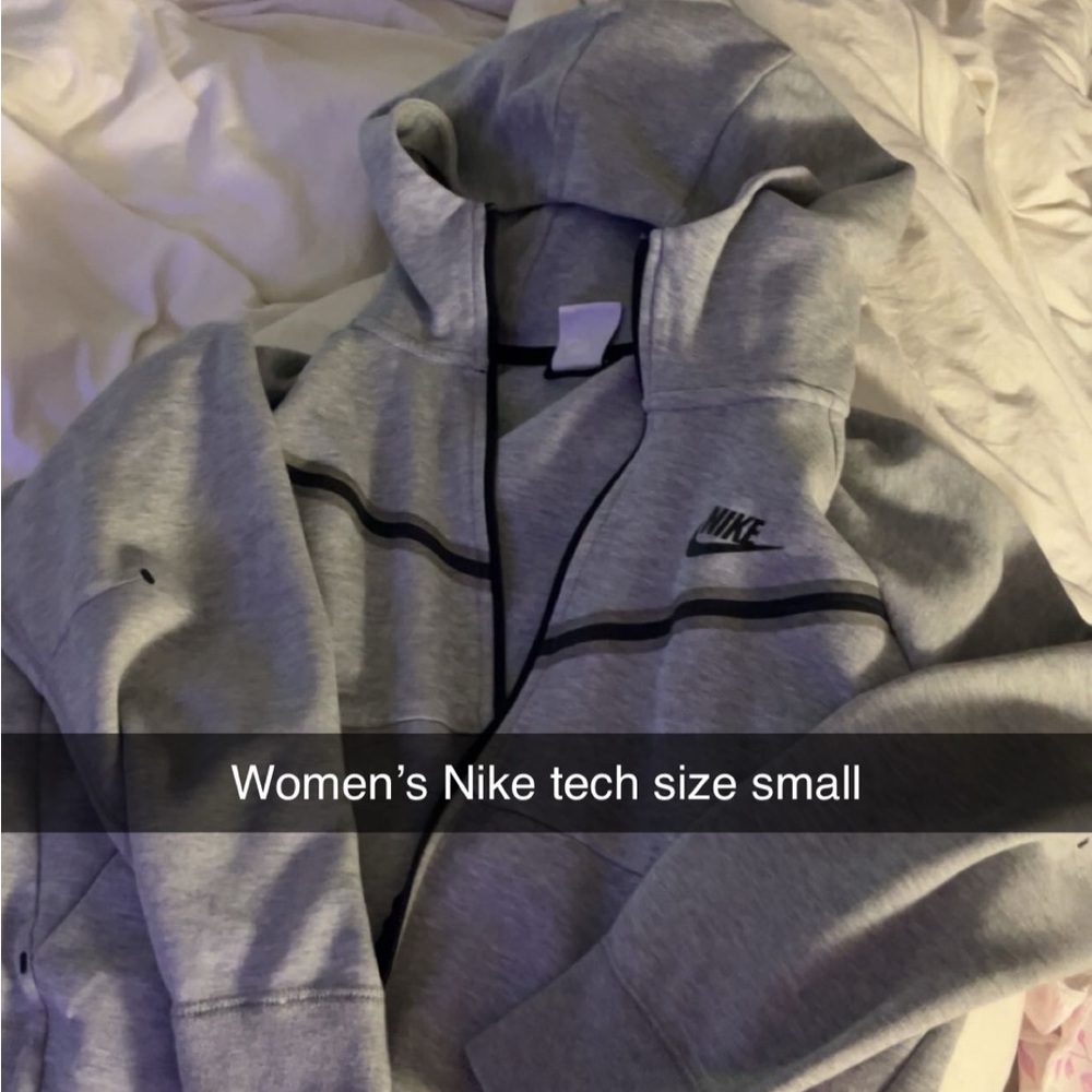 Women’s Nike tech